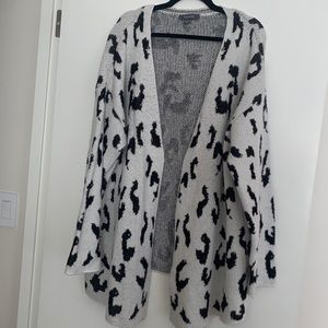 Primark White Leopard Cardigan Size XL